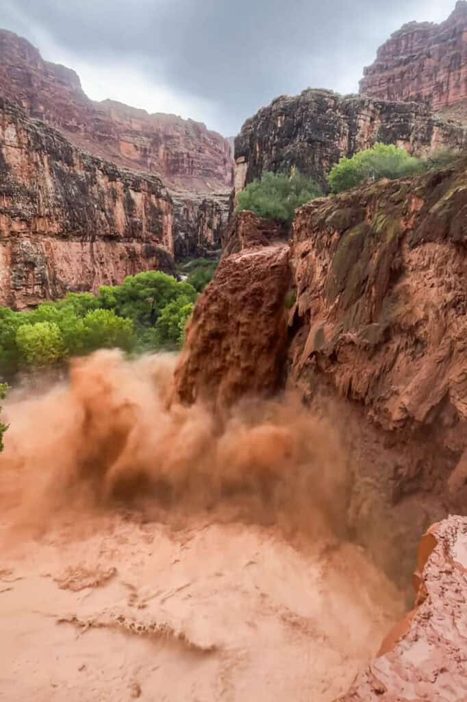 A flash flood hits Havasu Falls