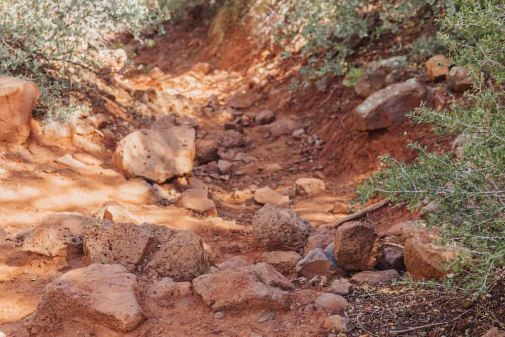 The rocky trail down to Fossil Springs in Arizona