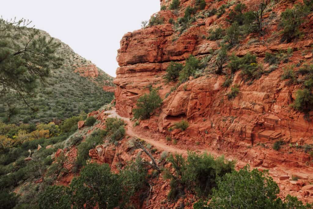 Hiking the Bell Trail to Wet Beaver Creek and "the crack"